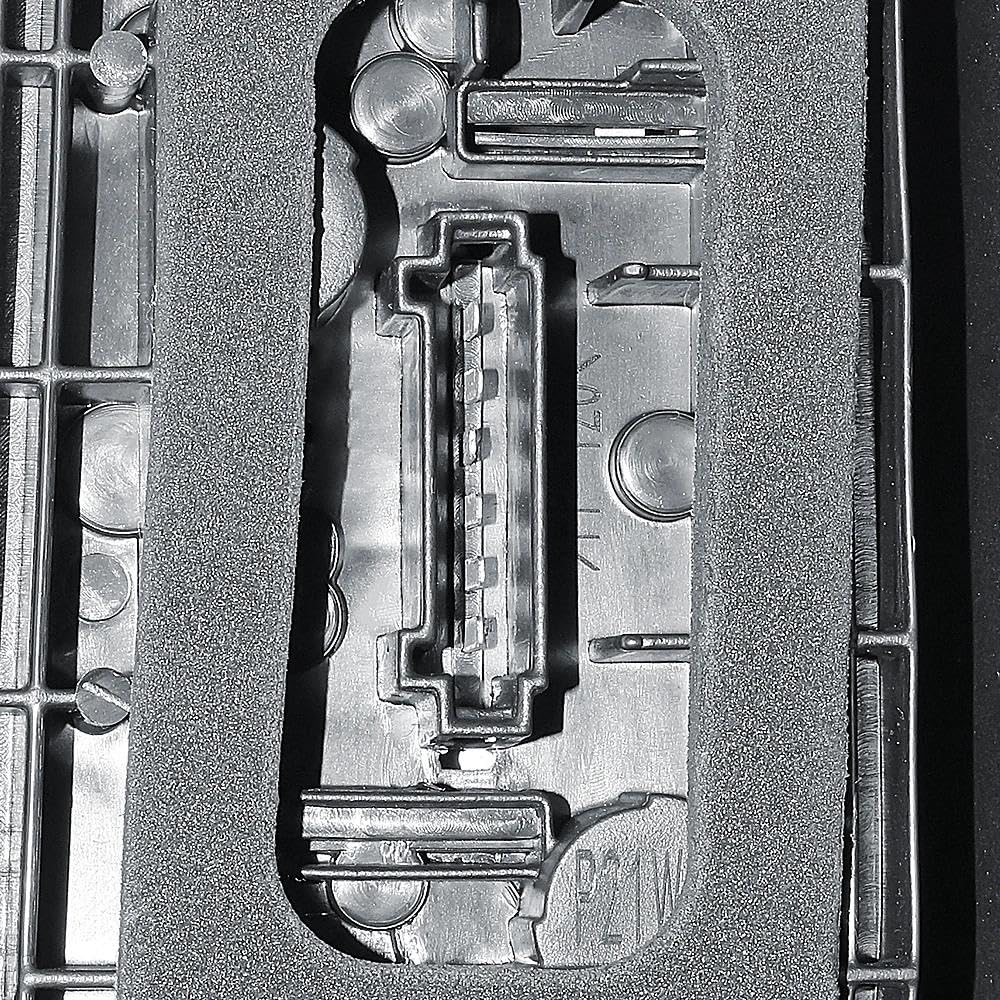 SAILIN left-tail light for Sprinter delivers reliable illumination and quick replacement.