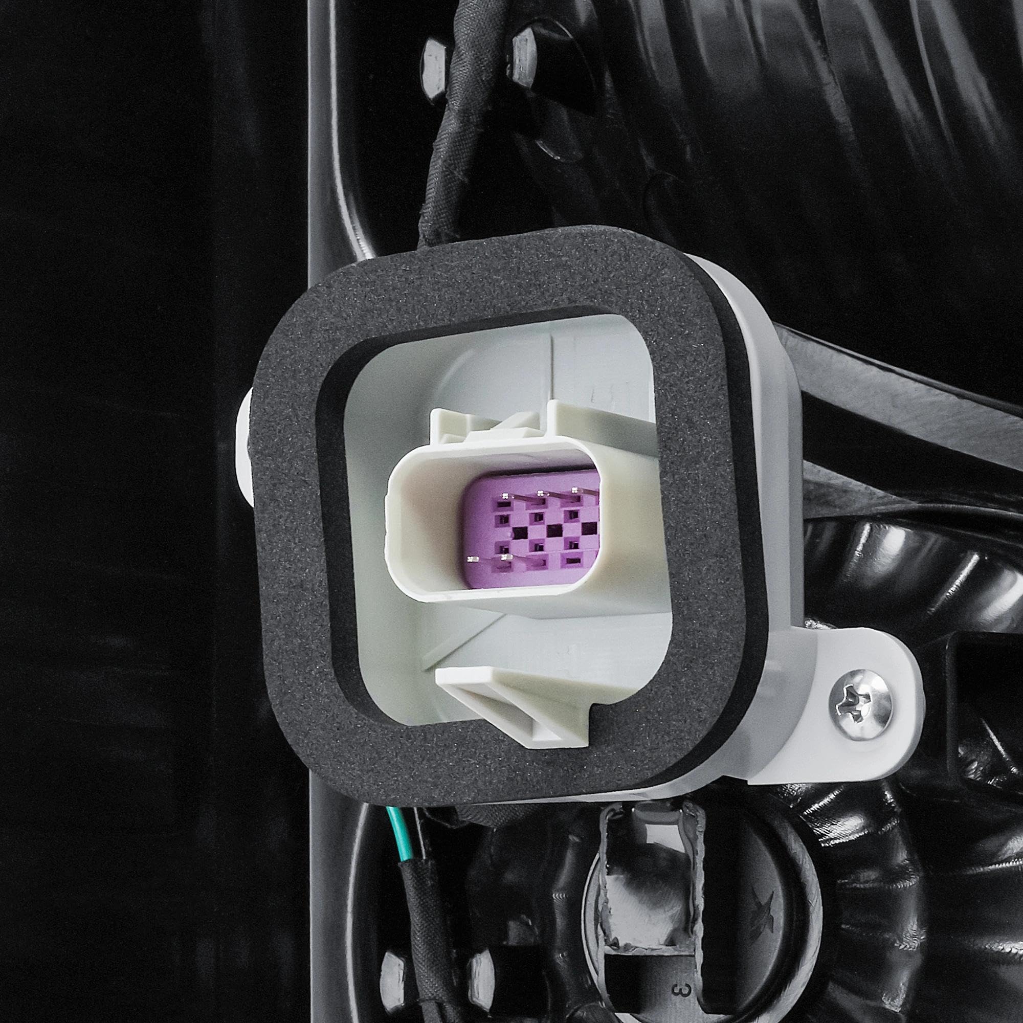 SAILIN replacement tail light provides dependable rear signaling for work vans