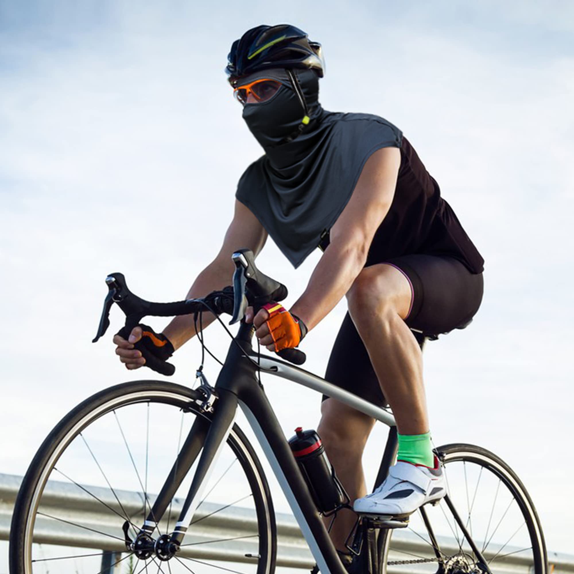 SAITAG balaclava suitable for cycling, hiking, and more.