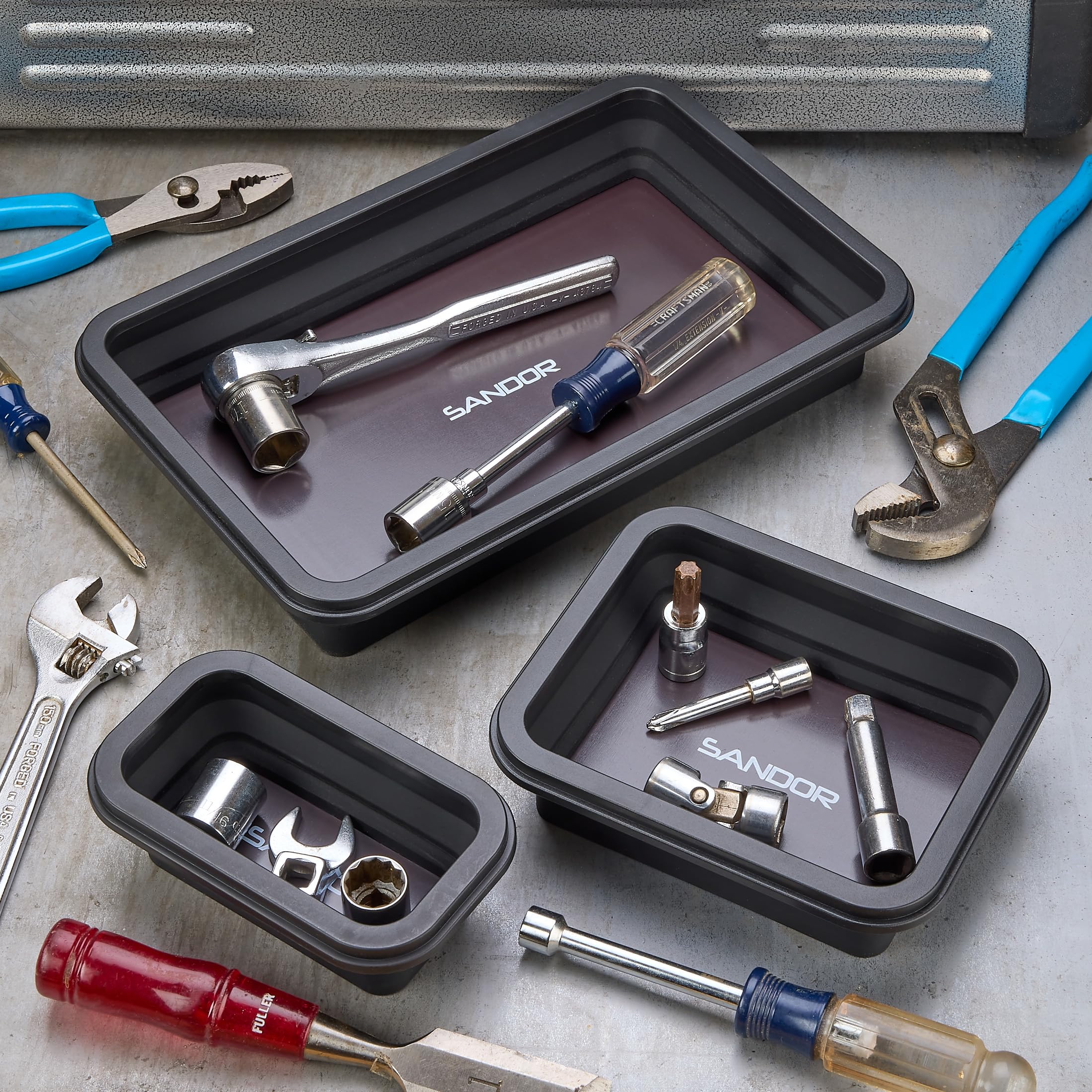 SANDOR Silicone tray is easy to wipe clean after use