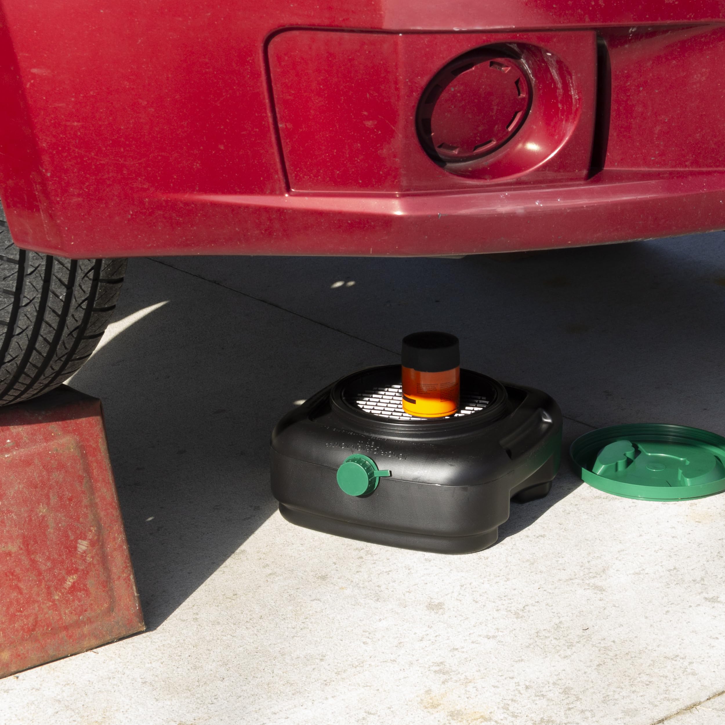 Scepter AM07029 constructed from durable HDPE resisting chemicals and solvents