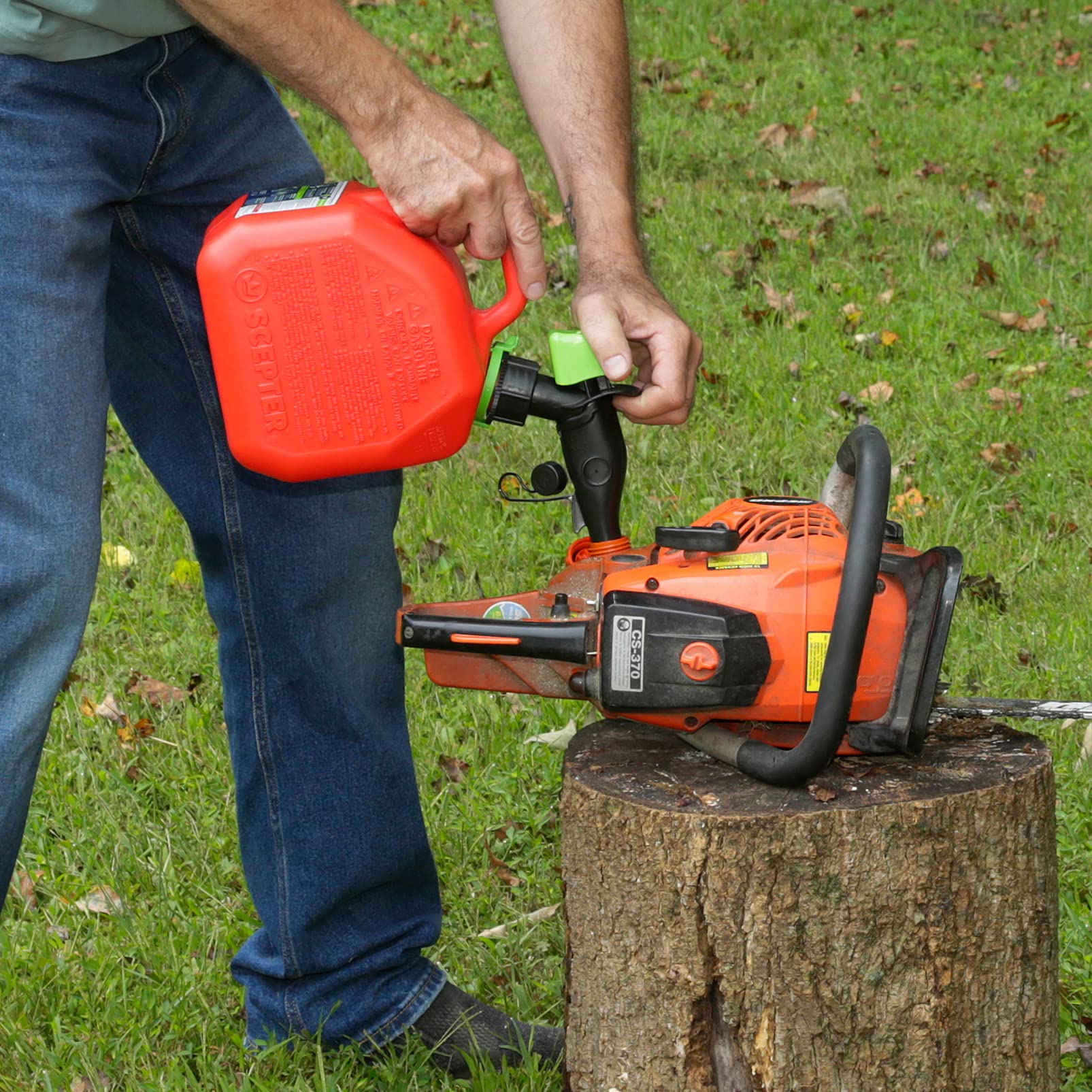 Integrated air vent in the spout speeds refueling with steady flow.