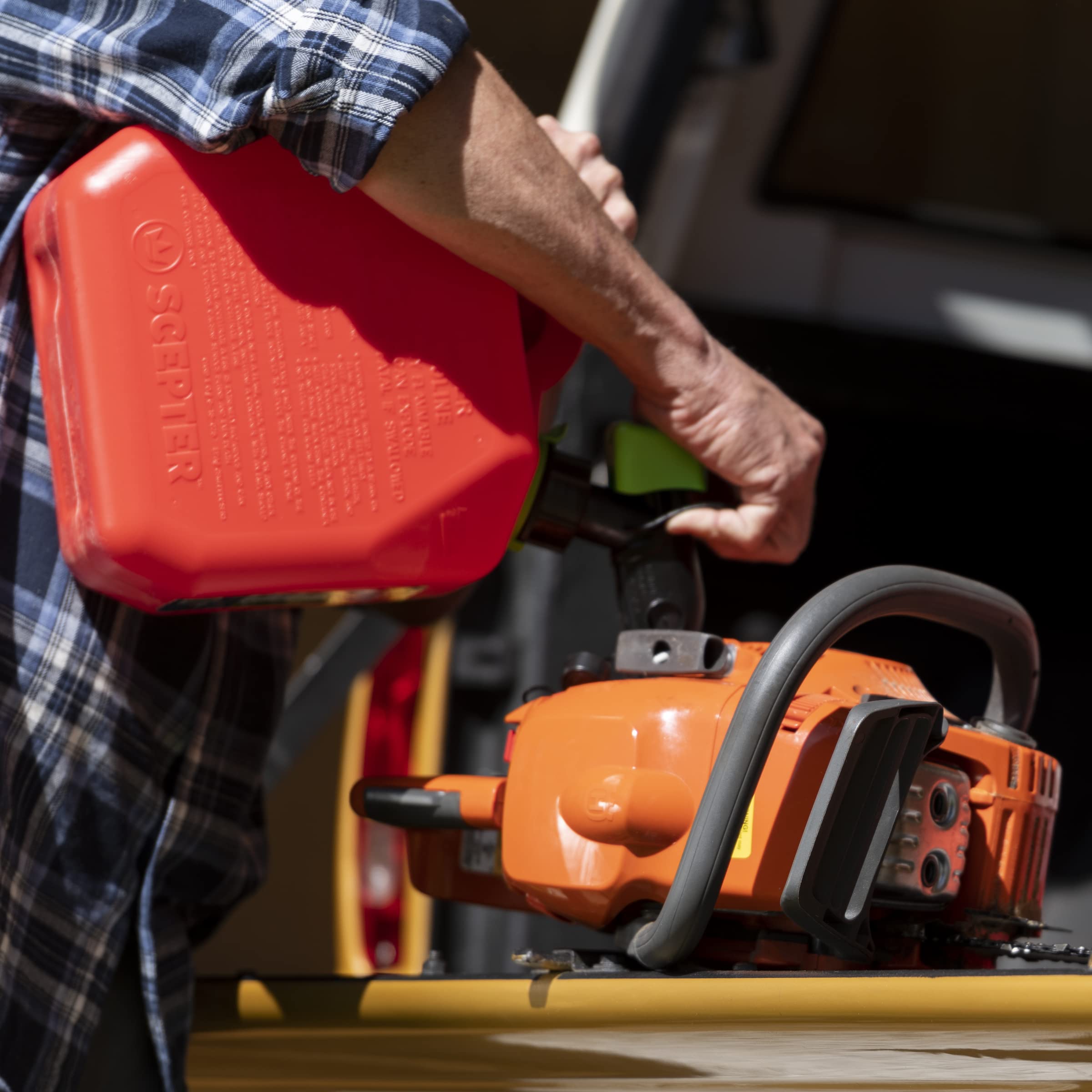 Compact design with storage ring for tidy tool maintenance and transport.