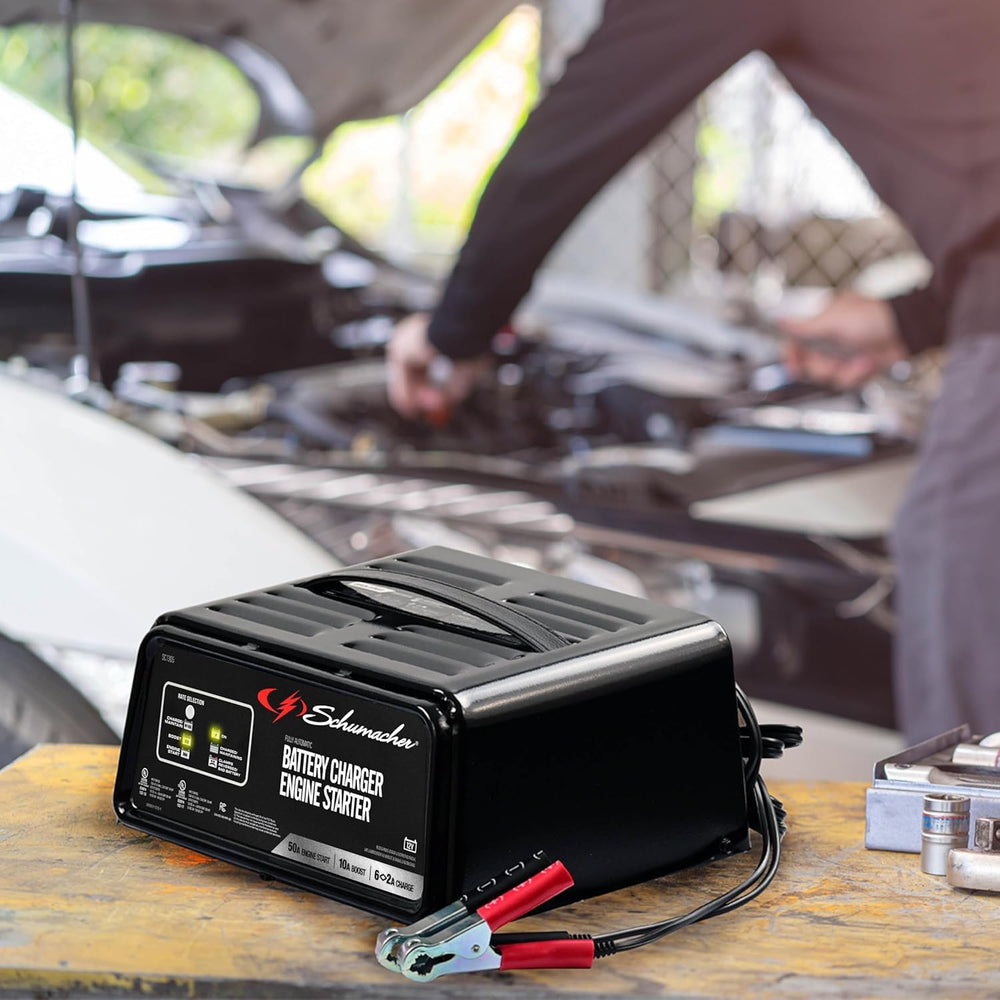Schumacher Electric SC1305 shows wide compatibility with 12V standard and AGM batteries.
