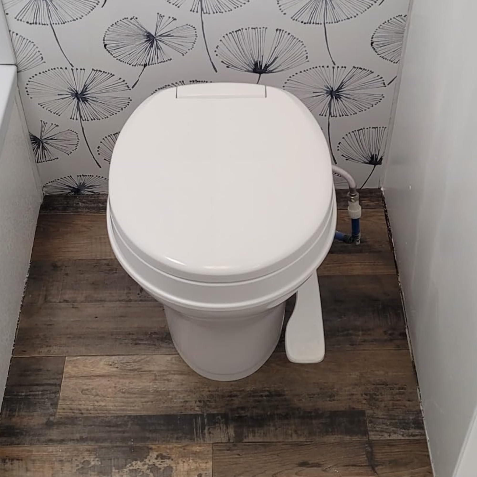 SEAFLO RV toilet foot-pedal water control supports efficient off-grid use