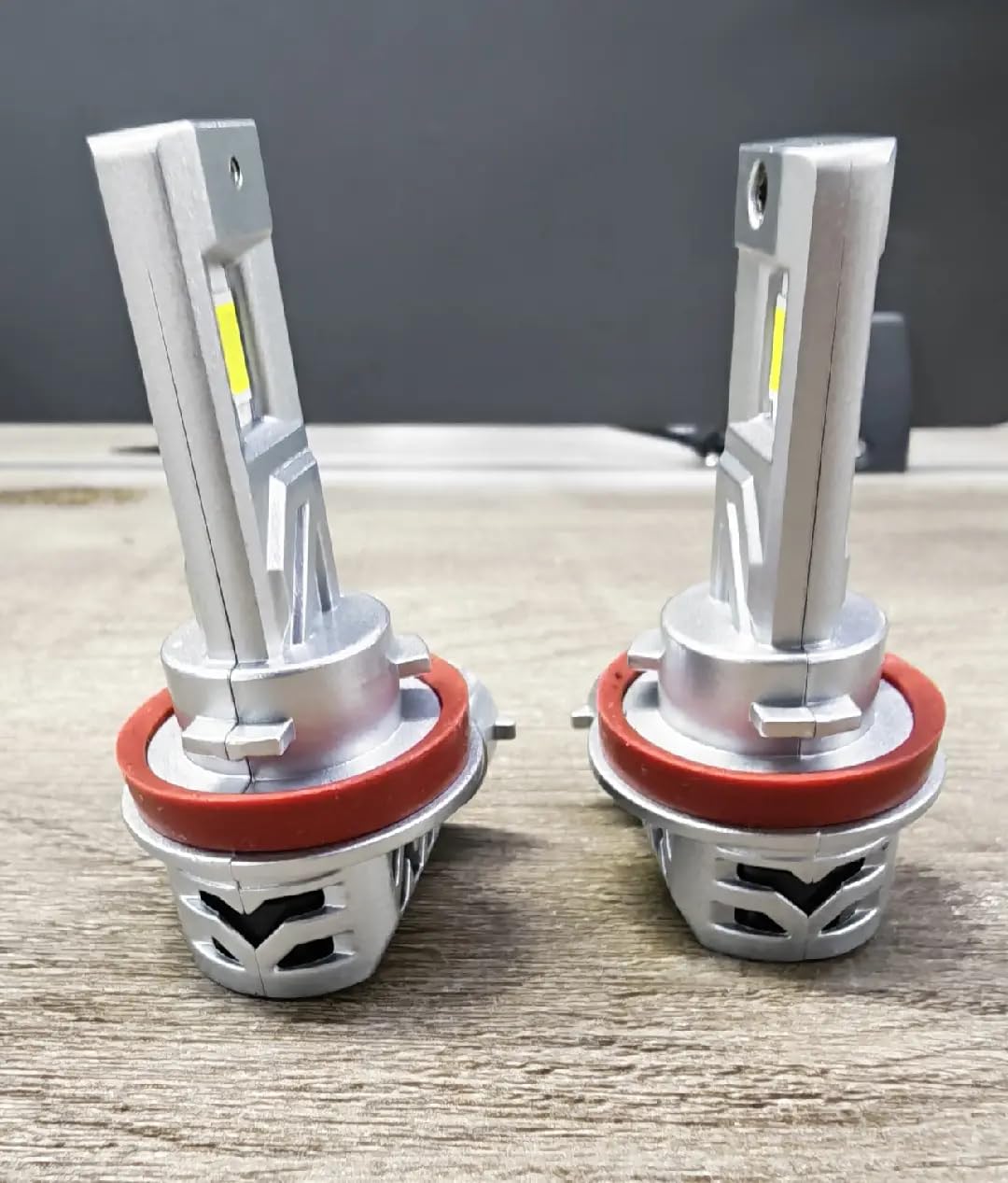 SEALIGHT provides 6500K daylight output for clear visibility