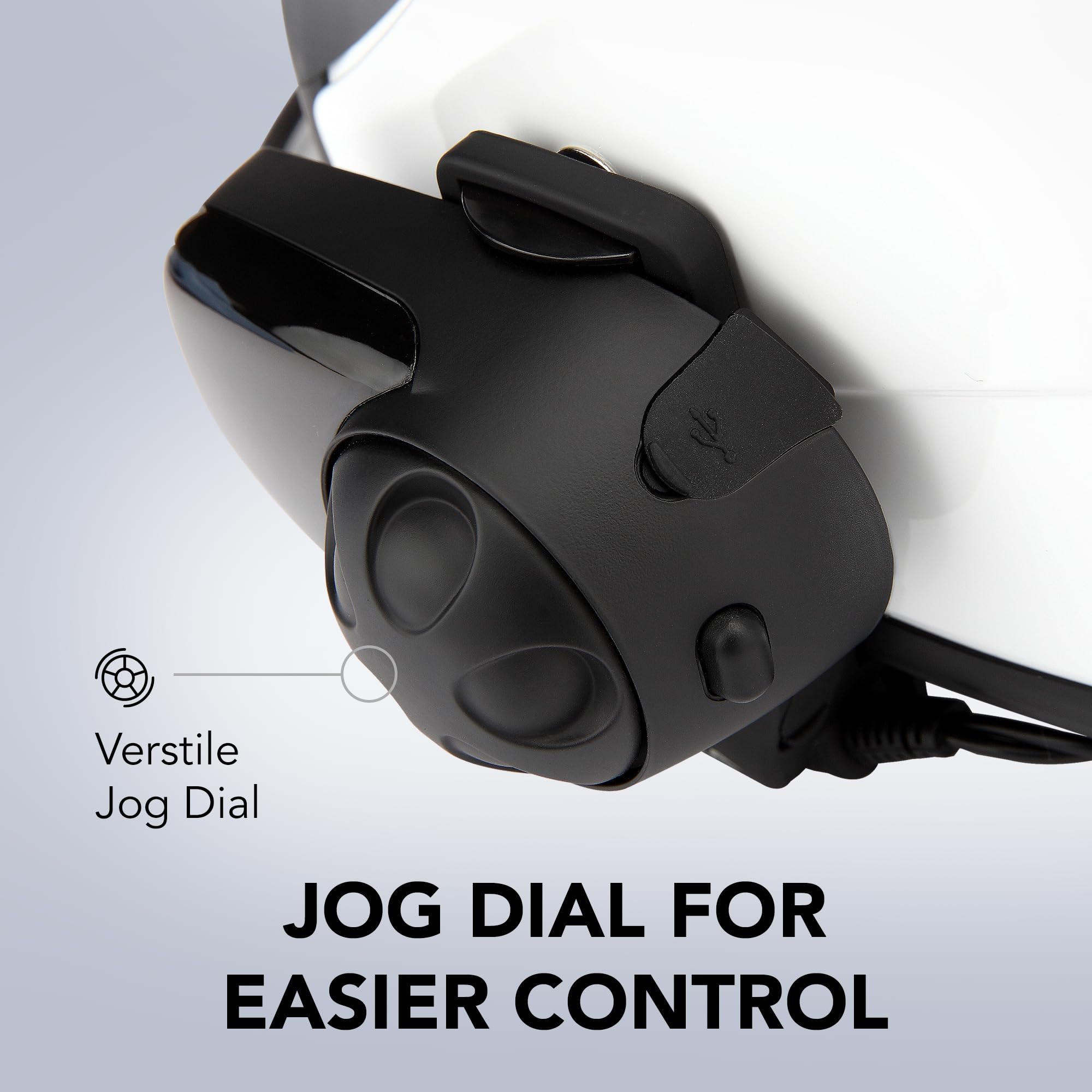Sena SMH10-10 intercom range up to 900 m shown during a group ride.