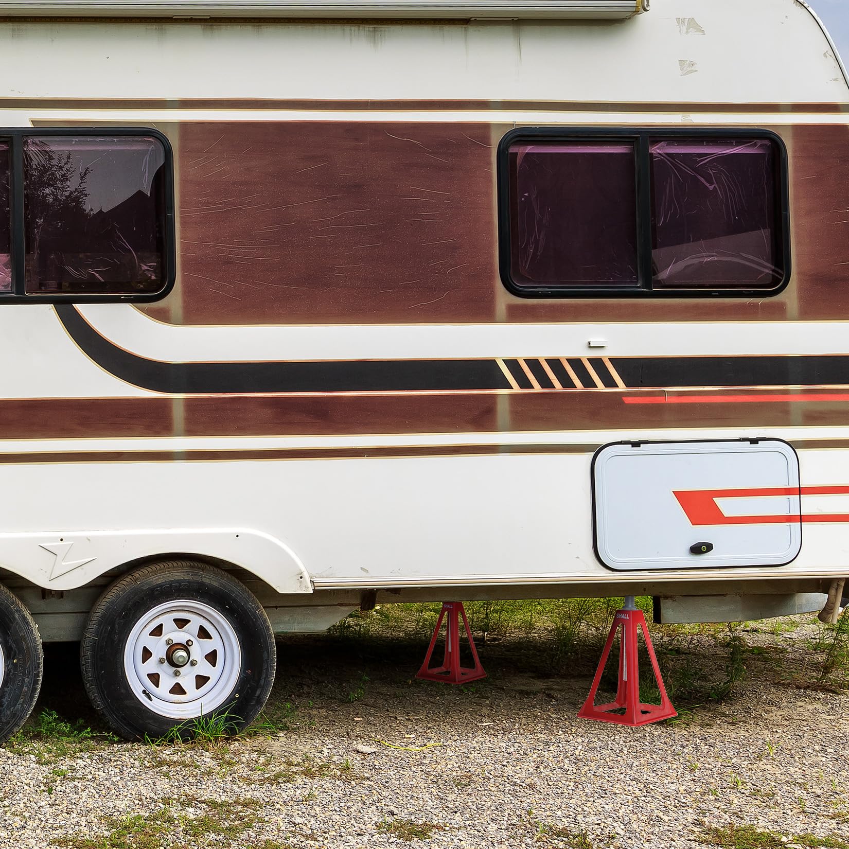 SHALL RV stabilizer jacks compatible with multiple RV types for stable setups.