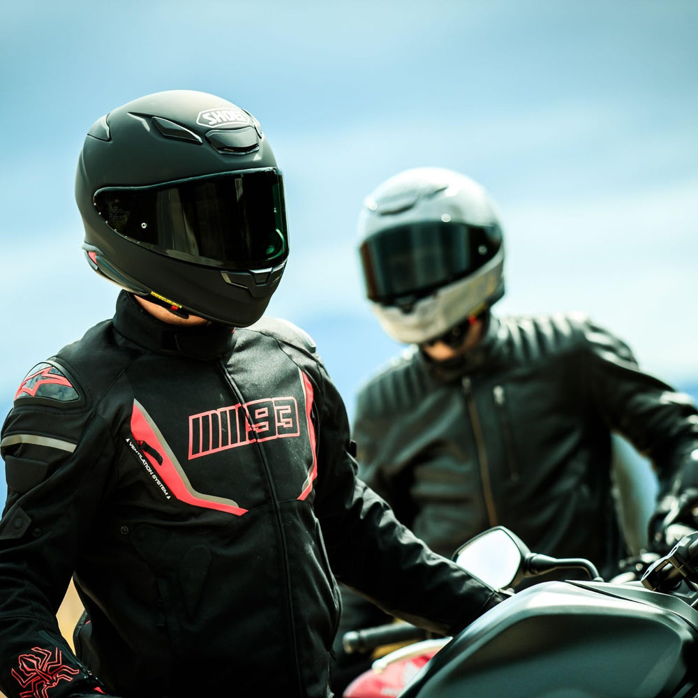 Shoei RF-1400 interior max-dry lining keeps sweat comfortable.