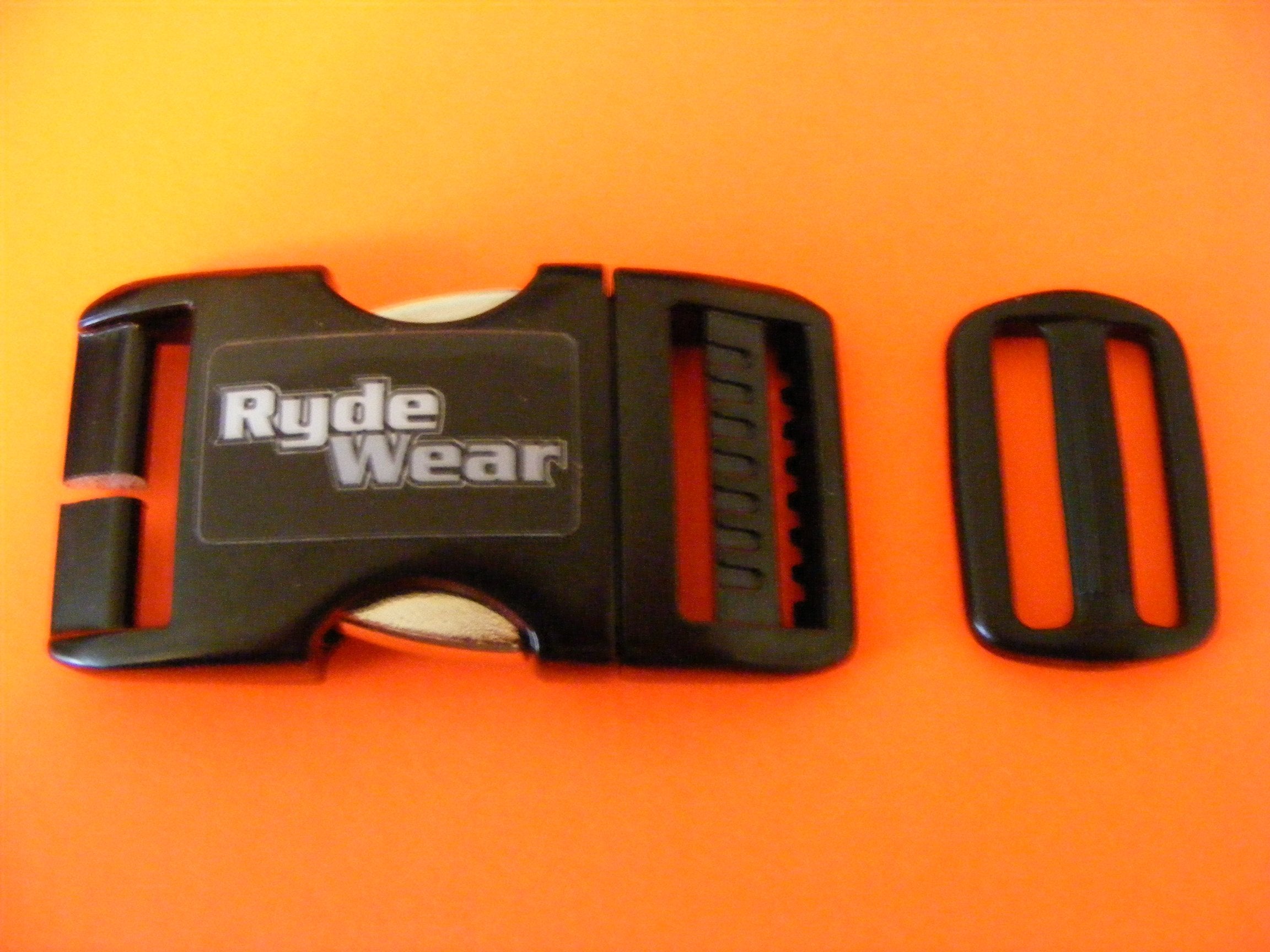 Shubandit Rydewear D-ring loop compatibility on half-shell helmet