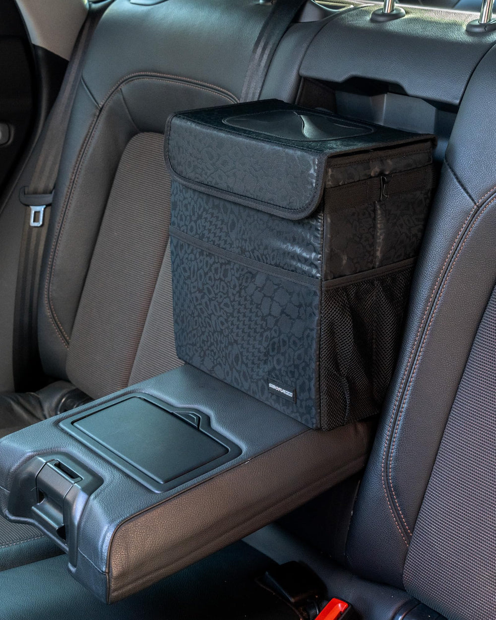 SIBOFUEGO black leopard design makes a stylish gift for car lovers.