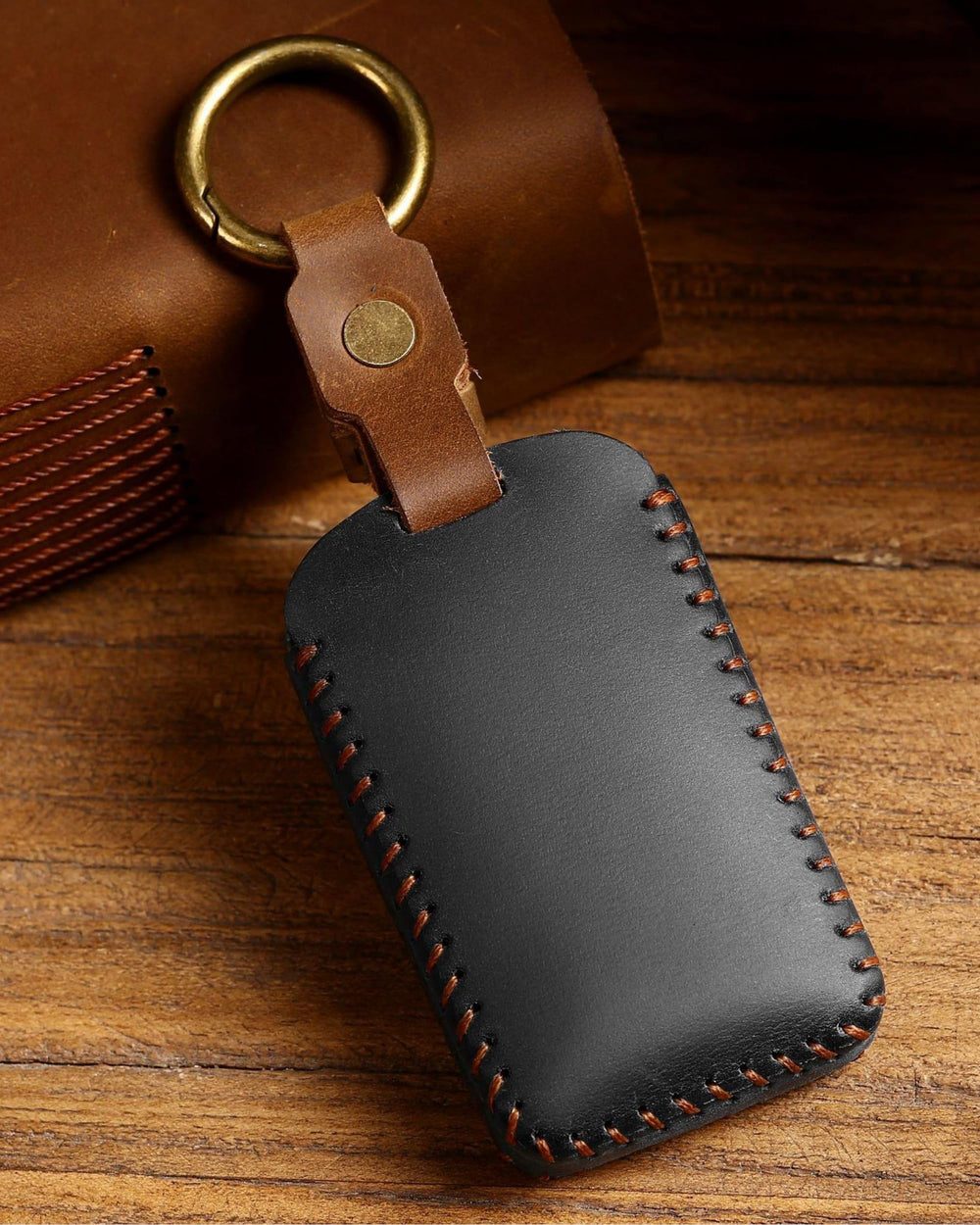 SIEVEN key fob case preserves signal with precise button access