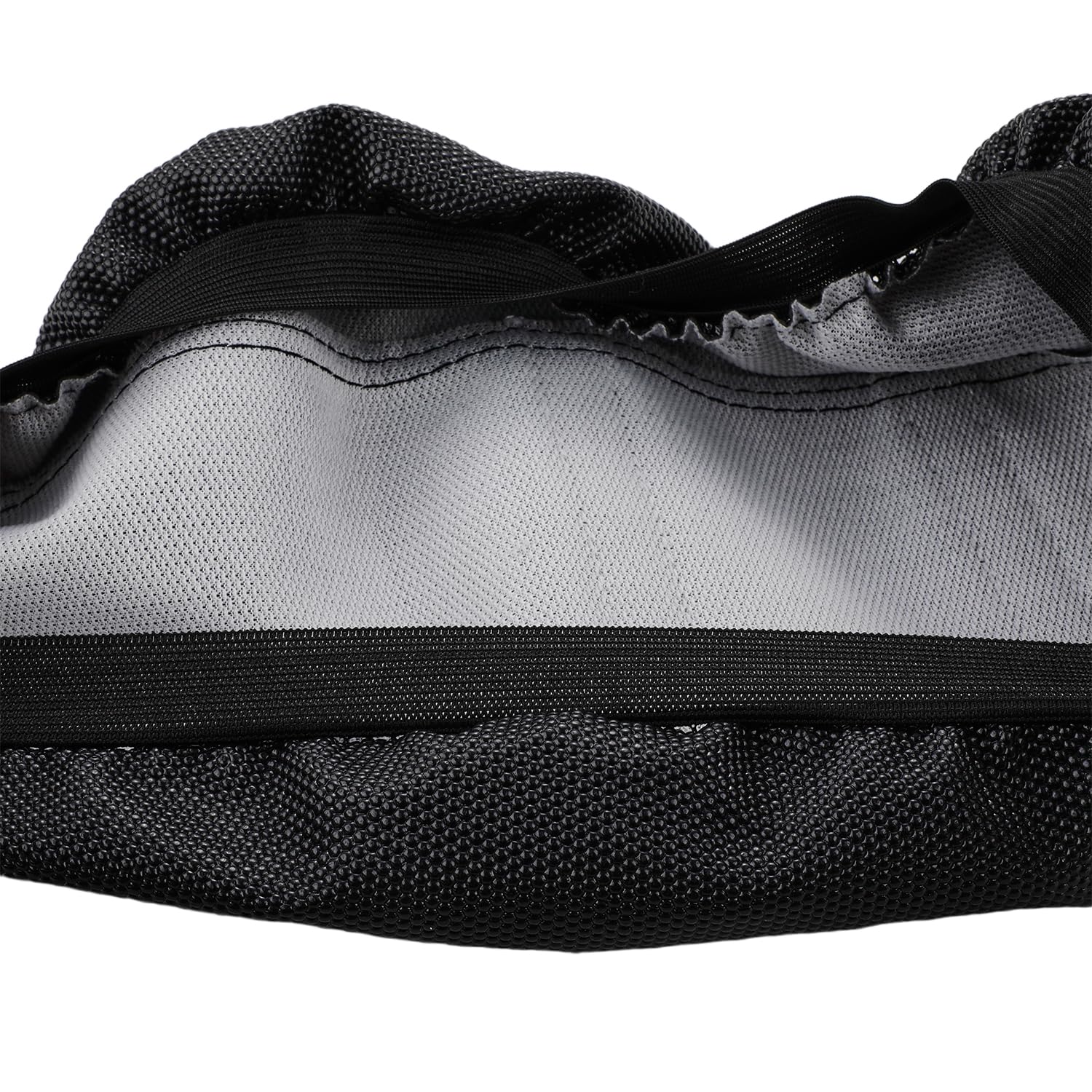 Sleek Silutrcn Yozma IN10 seat cover adds modern style and protection