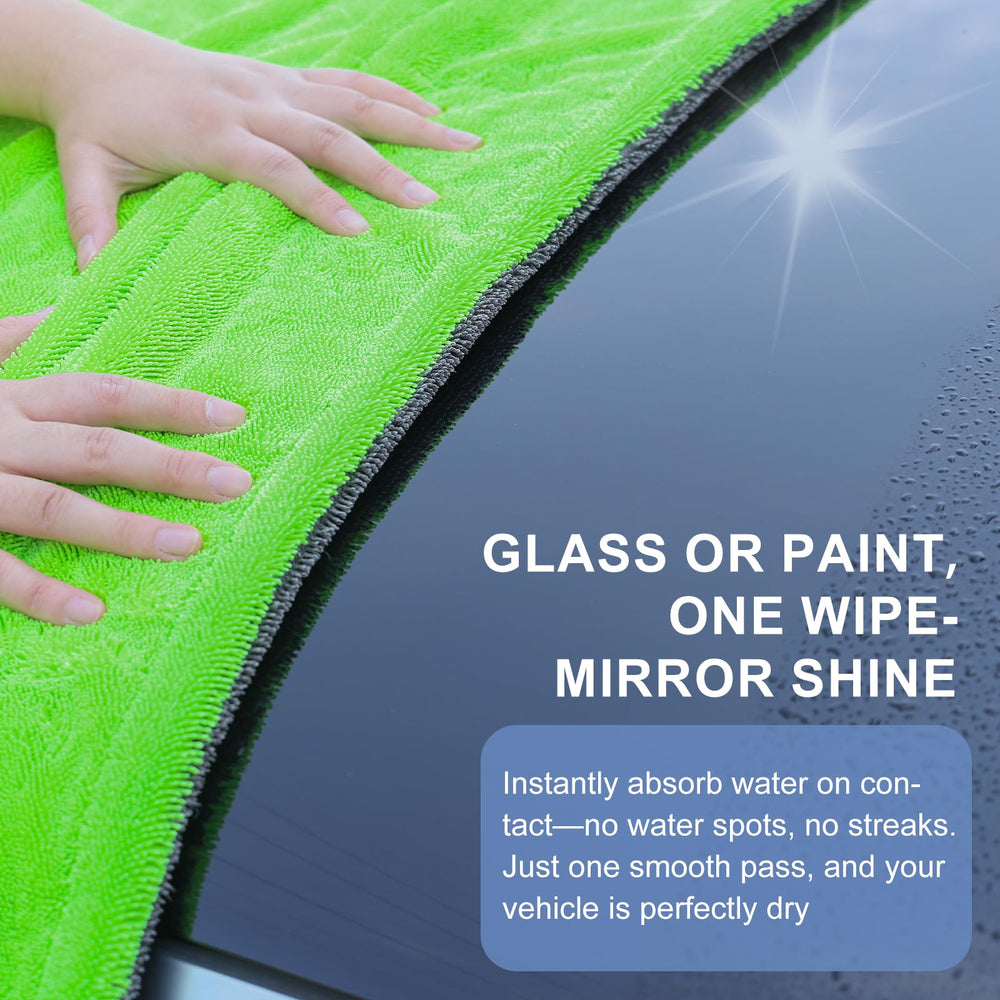 Twisted-loop microfiber detail from Singrune demonstrates rapid water absorption.