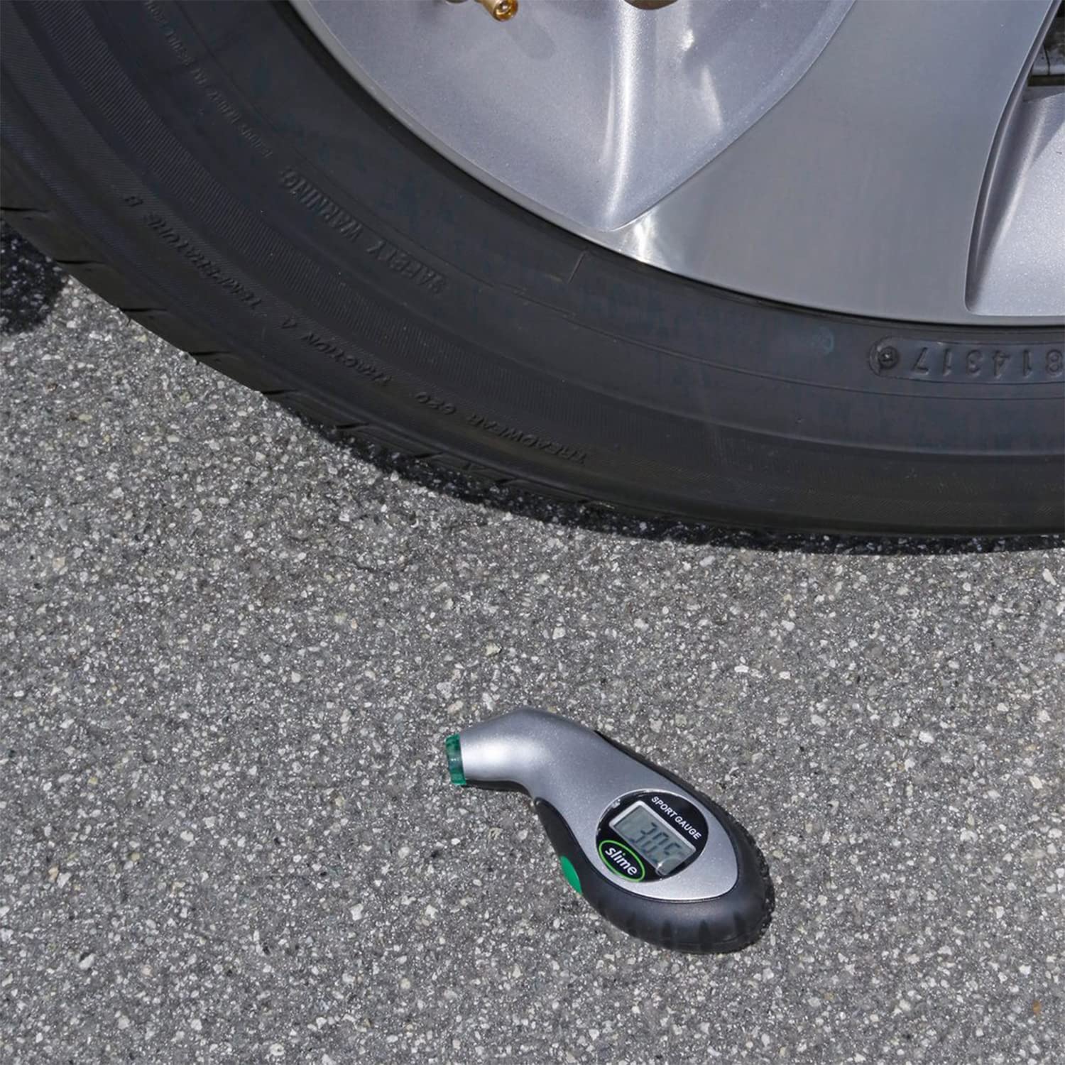 Slime 20017 night-use, lighted tip helps you read tire pressure after dark.