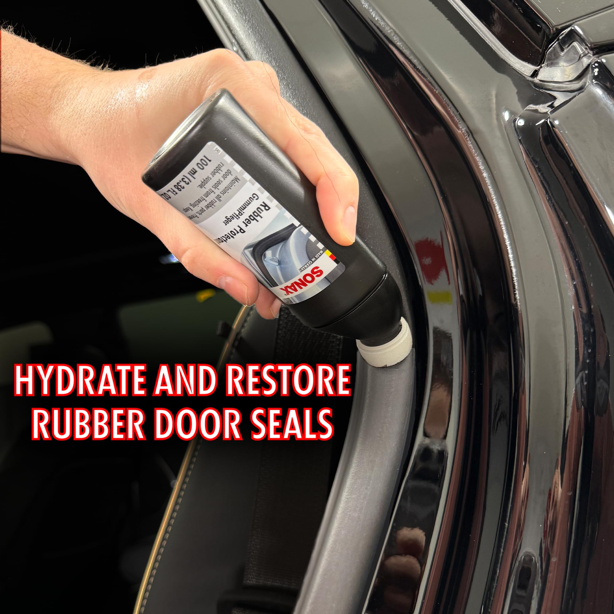 Floor mat edge cleaned with SONAX Rubber Protectant for renewed color