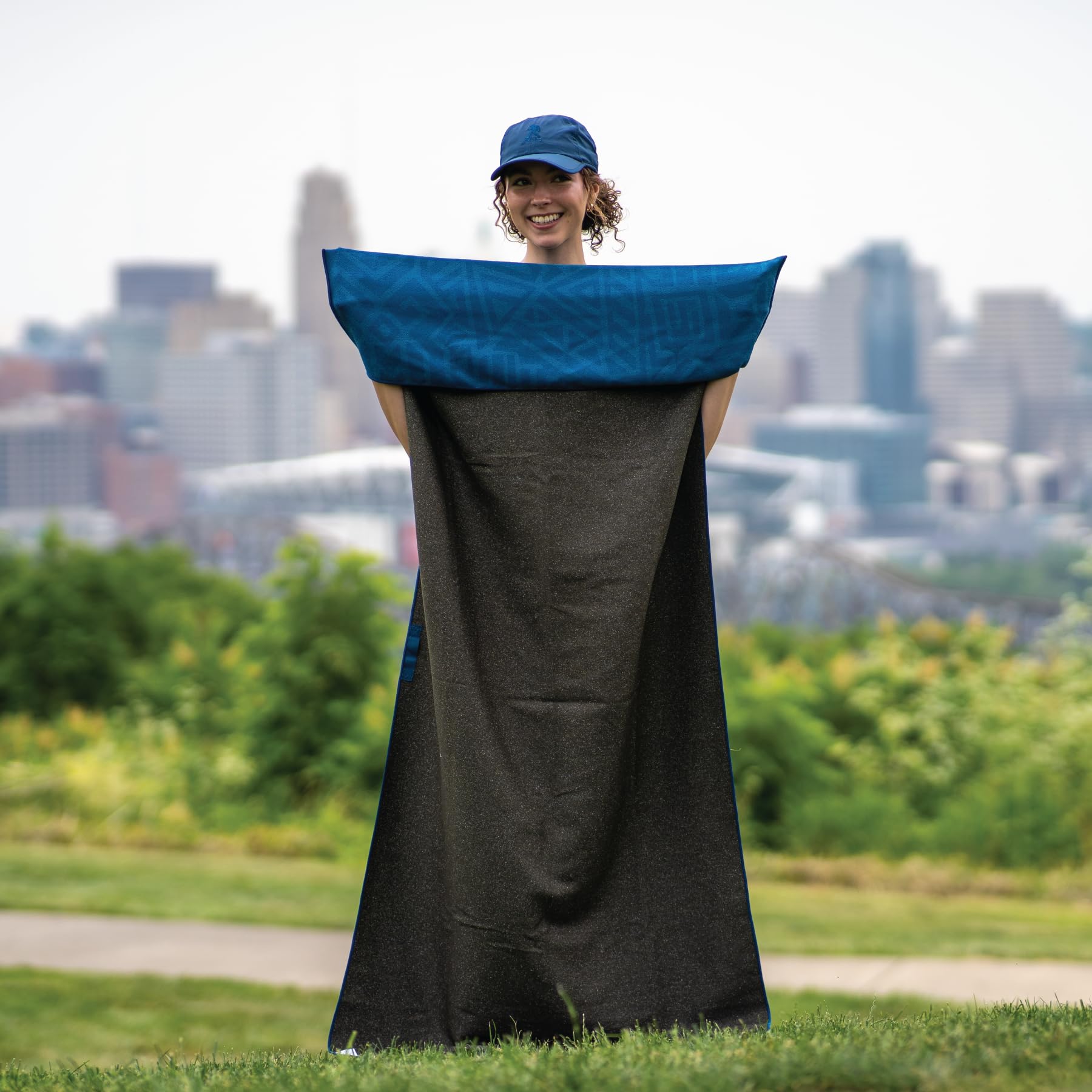 Sprints towel absorbs moisture and dries quickly for workouts and travel.