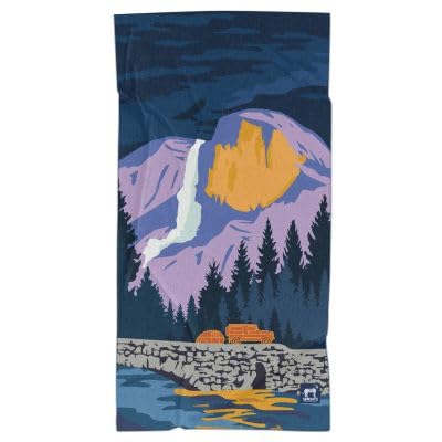 Sprints Yosemite forest-green colorway towel in action