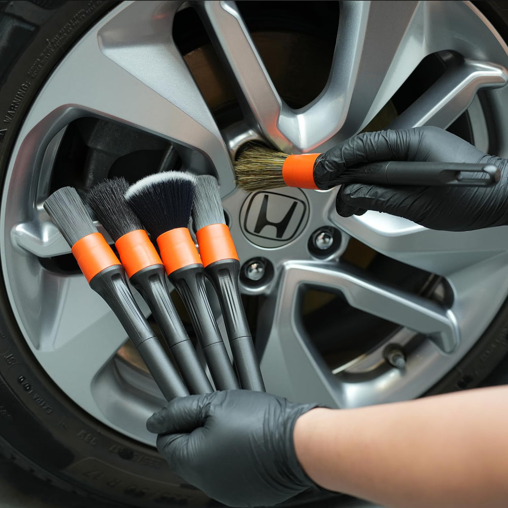 SPTA brush with comfortable grip handle for car detailing