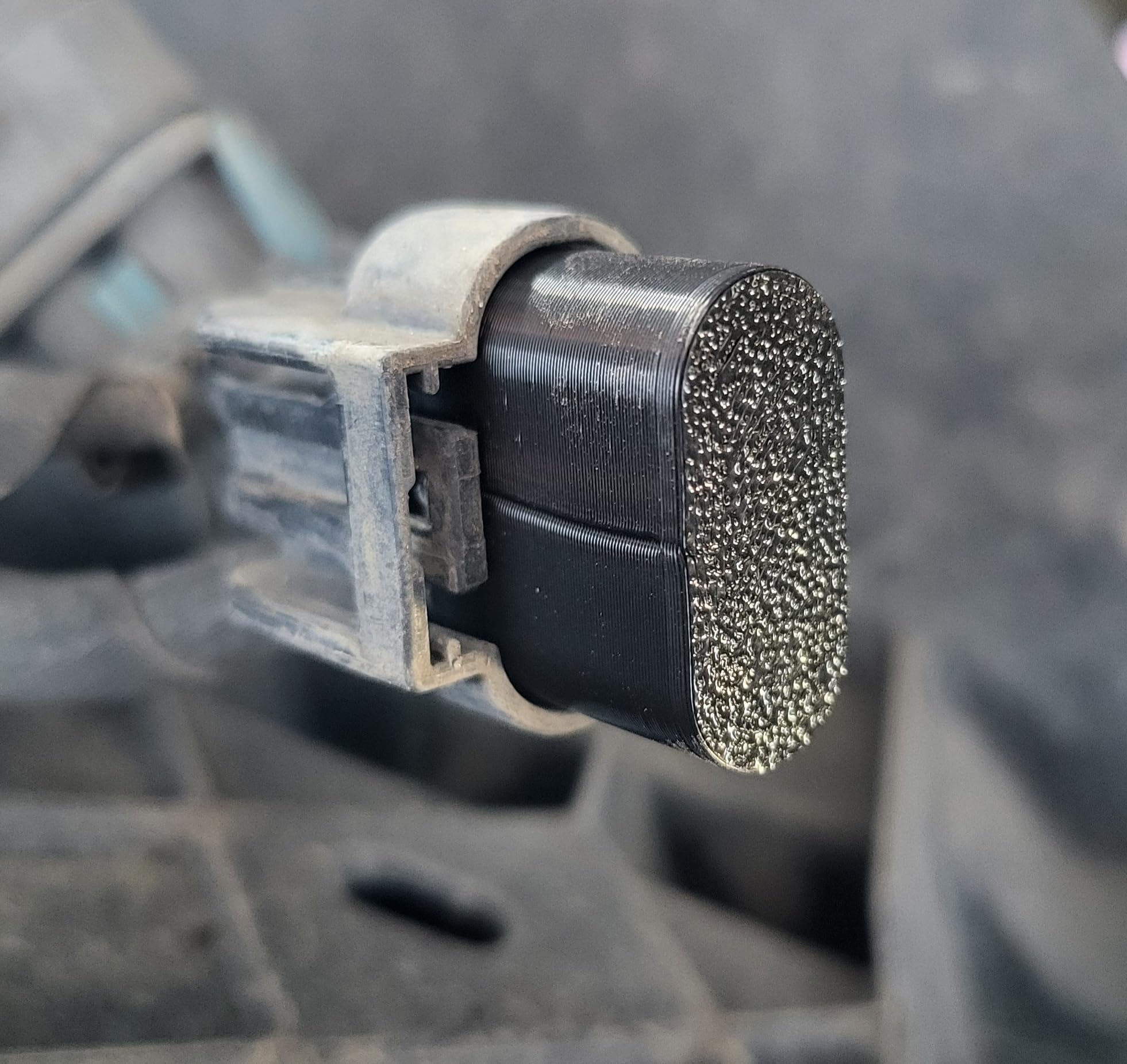 Weatherproof SPWM gasket seal protects connectors against moisture