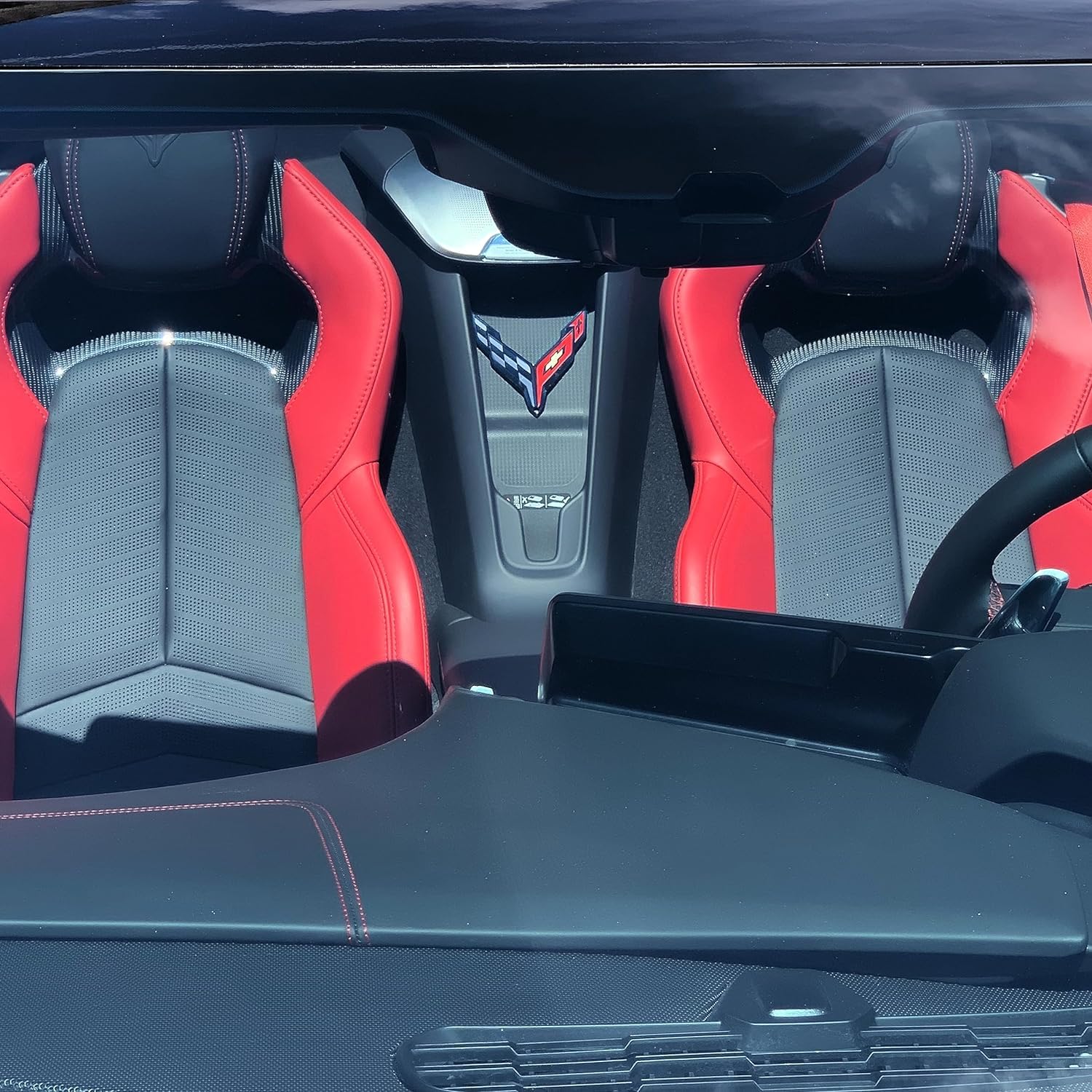SR1 Performance C8 emblem crossed-flag-detail highlights authentic Corvette styling and licensed design.