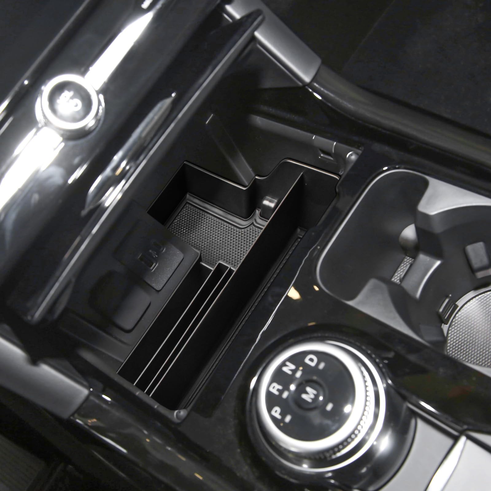 Daily-use setup supports easy access to essentials during commutes.
