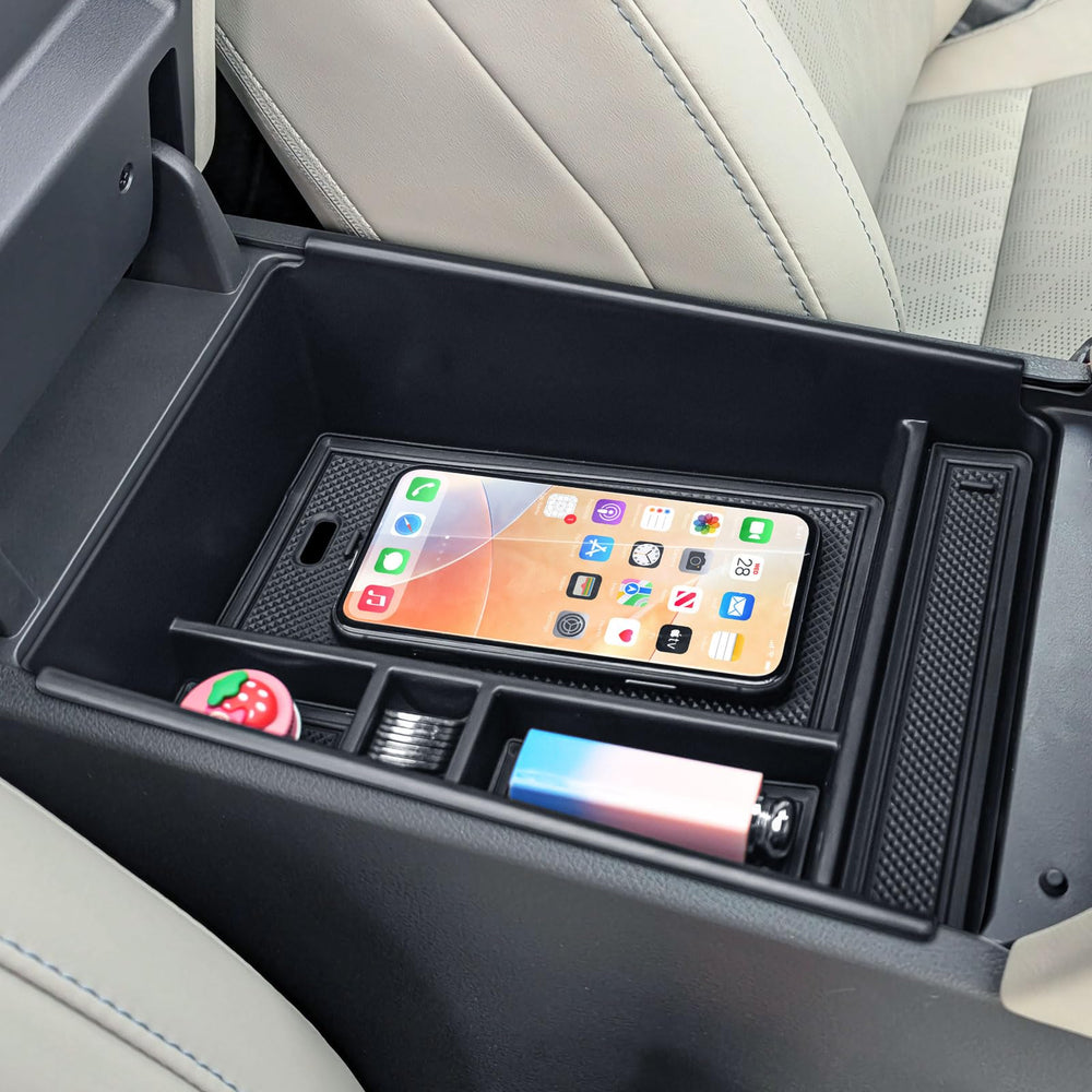 TACOBRO durable ABS tray withstands daily use in the Murano.