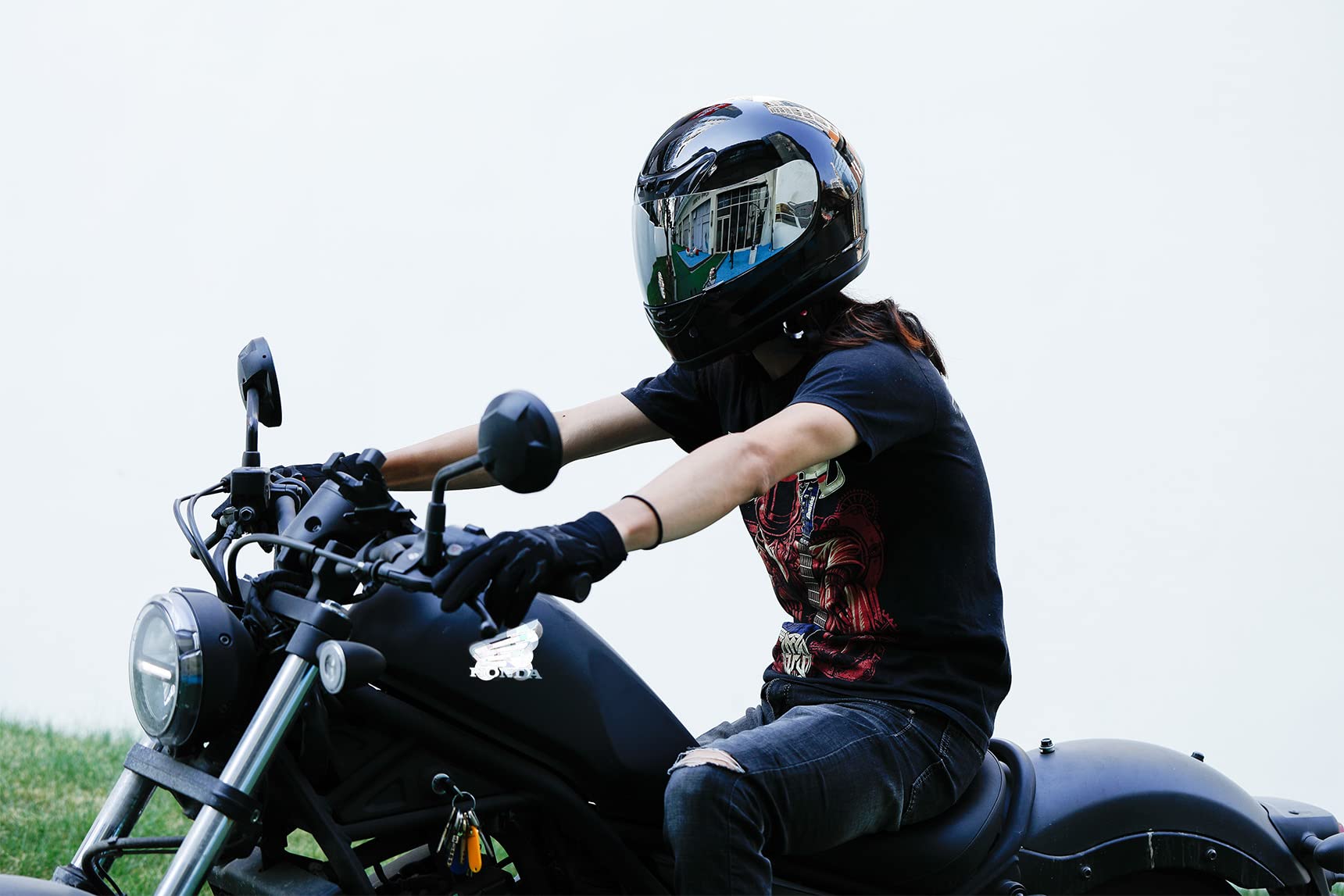 TCMT full-face helmet aerodynamic ventilation promotes comfortable rides