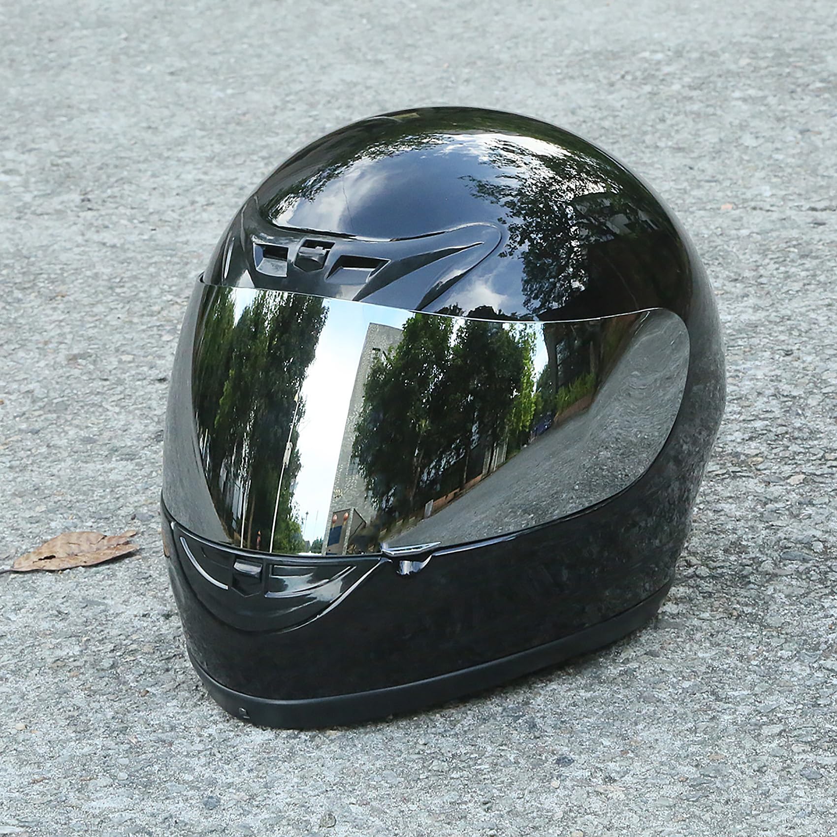 TCMT full-face helmet D-ring closure provides secure, adjustable fit