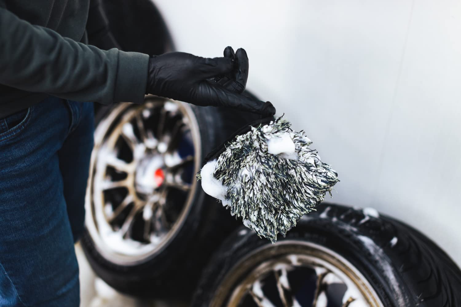 The Rag Company Cyclone Ultra Wheel Mitt rinses clean with contaminants released.