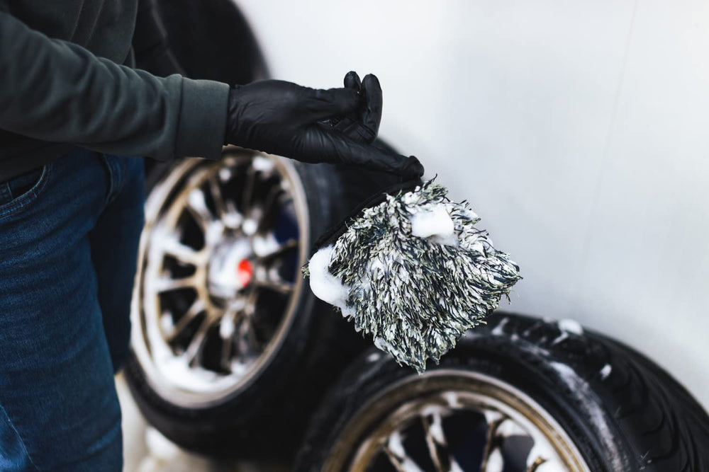The Rag Company Cyclone Ultra Wheel Mitt rinses clean with contaminants released.