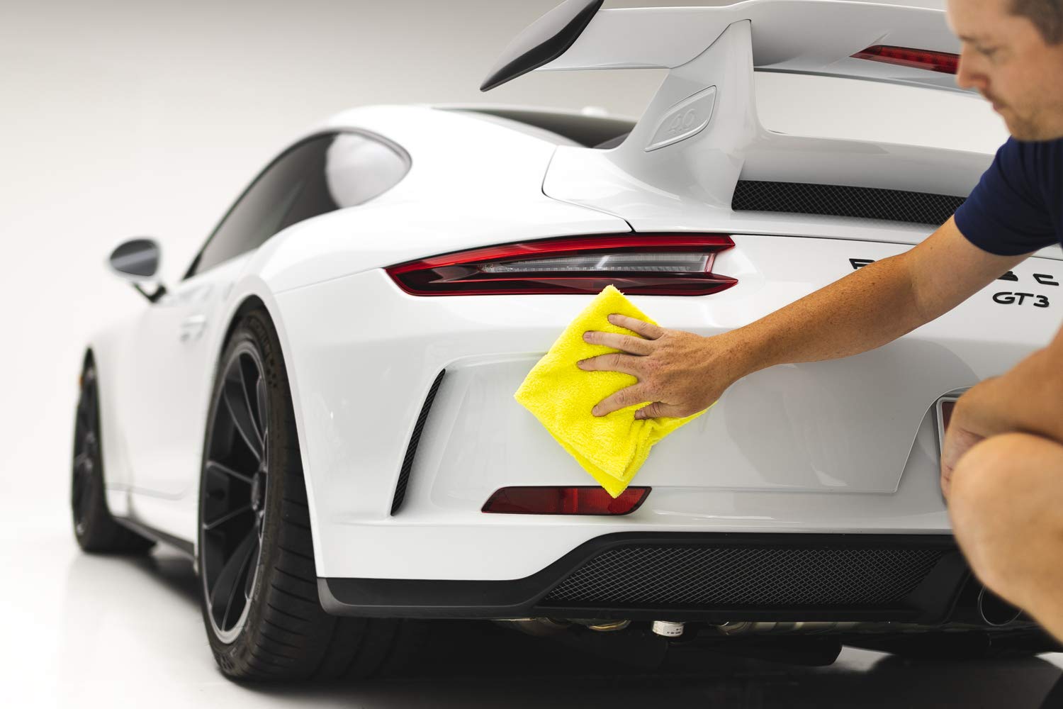 The Rag Company Eagle Edgeless 350 withstands repeated washes for lasting use.