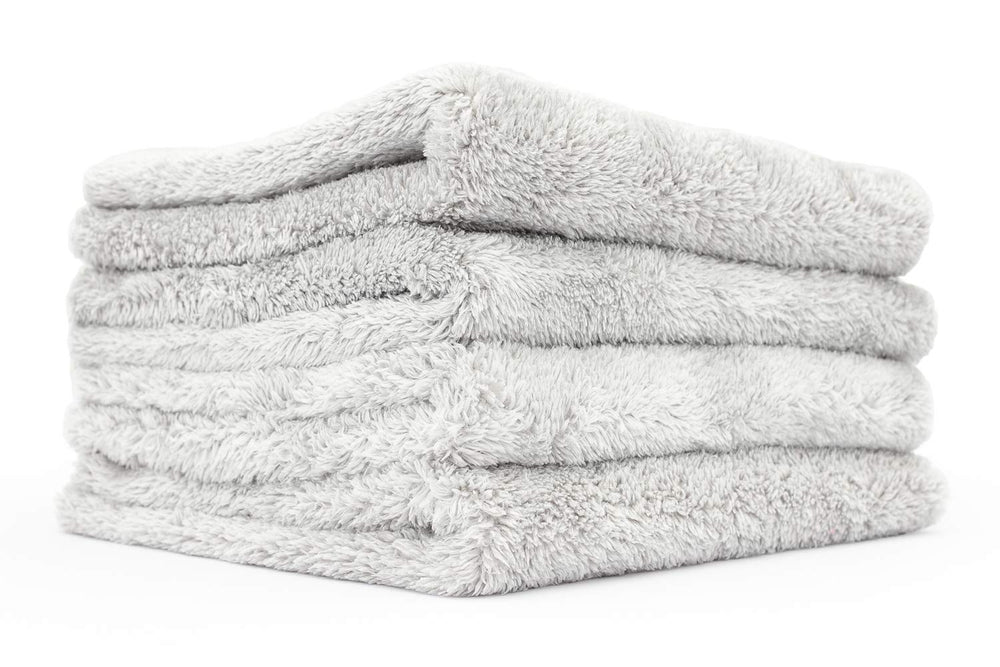 The Rag Company Eagle Edgeless 500 plush fiber close-up highlights ultra-soft density for safe surfaces.