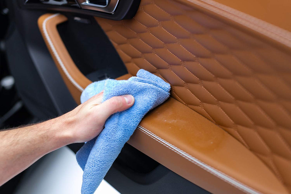 The Rag Company Edgeless 300 towel for multi-purpose cleaning delivers soft, paint-safe results.