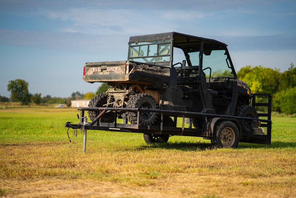 The Ultimate Trailer Jack boat-trailer use showcases quick setup for waterfront adventures.