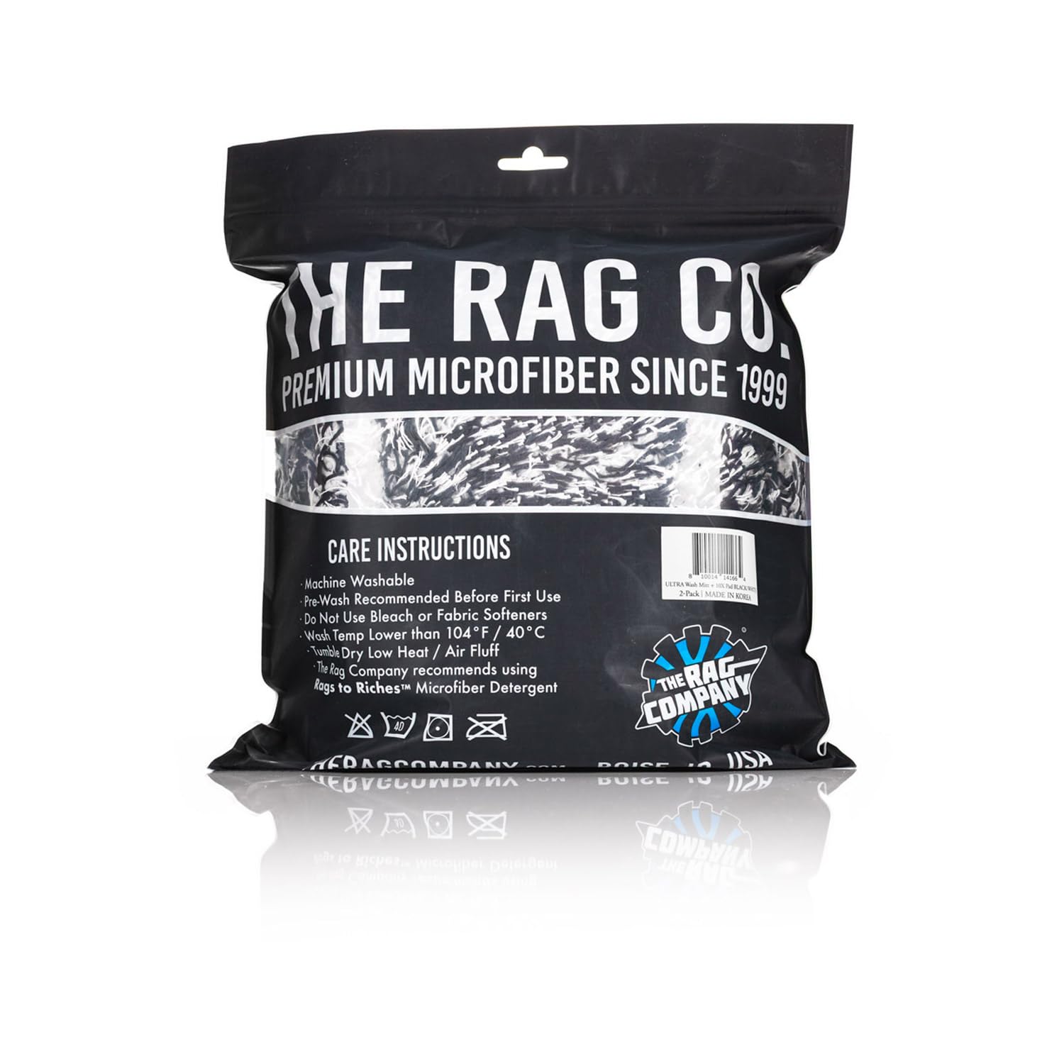 The Rag Company Cyclone Ultra Wash Mitt lint-free performance in action
