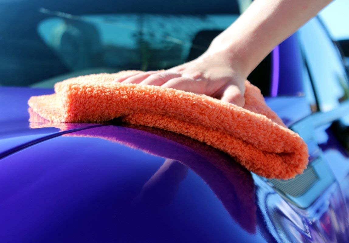 500GSM Eagle Edgeless microfiber towel for premium polishing.