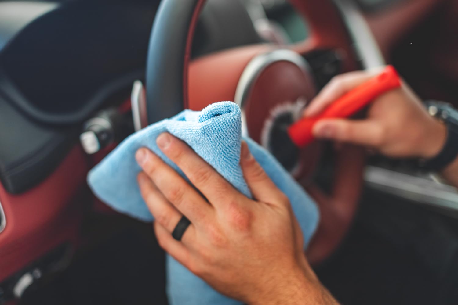 The Rag Company Edgeless 300 detailing towel safe for electronics and dashboards.