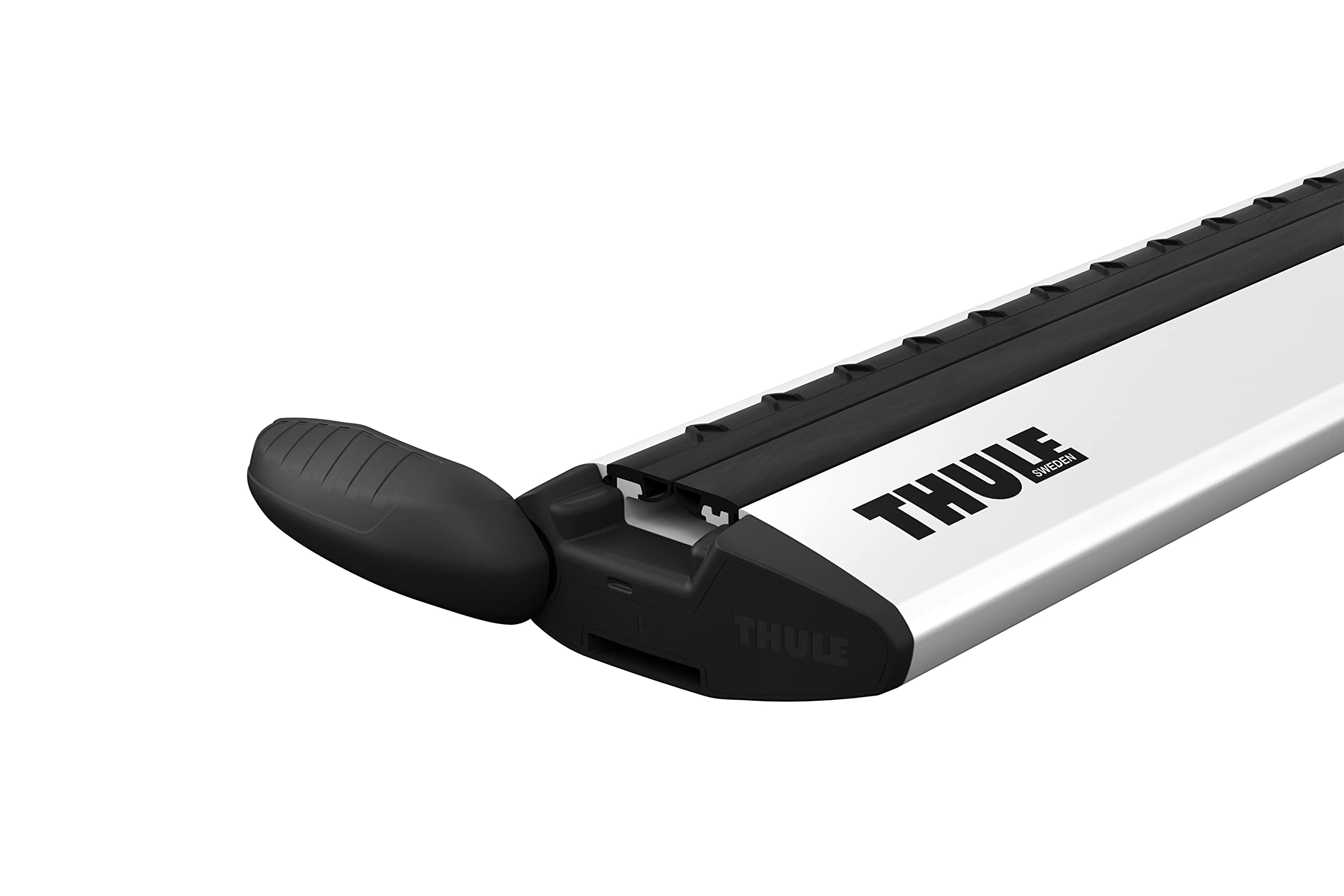 Thule WingBar Evo 108 aerodynamic roof rack bars for quiet trips.