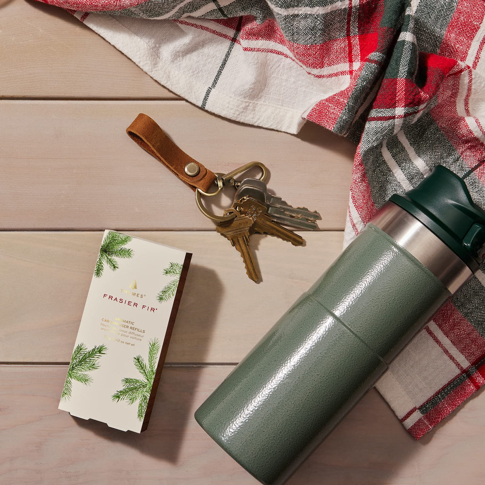 Frasier Fir pine and cedar notes enrich the car environment.