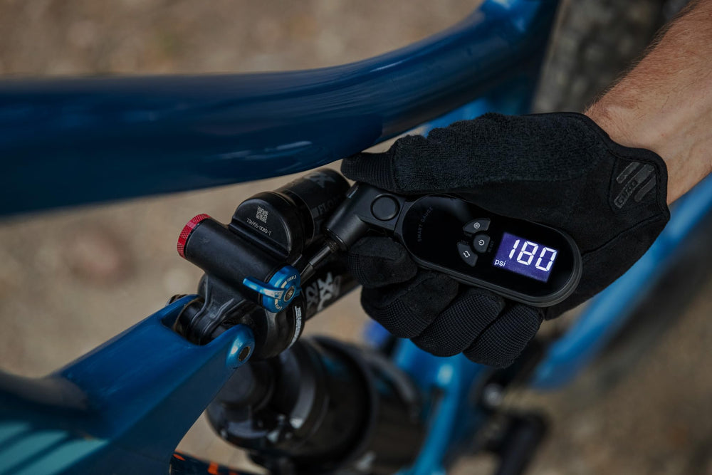 Topeak SmartGauge D2X air-release button for precise pressure adjustments.