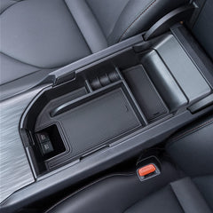 TOPINSTALL Camry tray showing dual USB ports access for charging