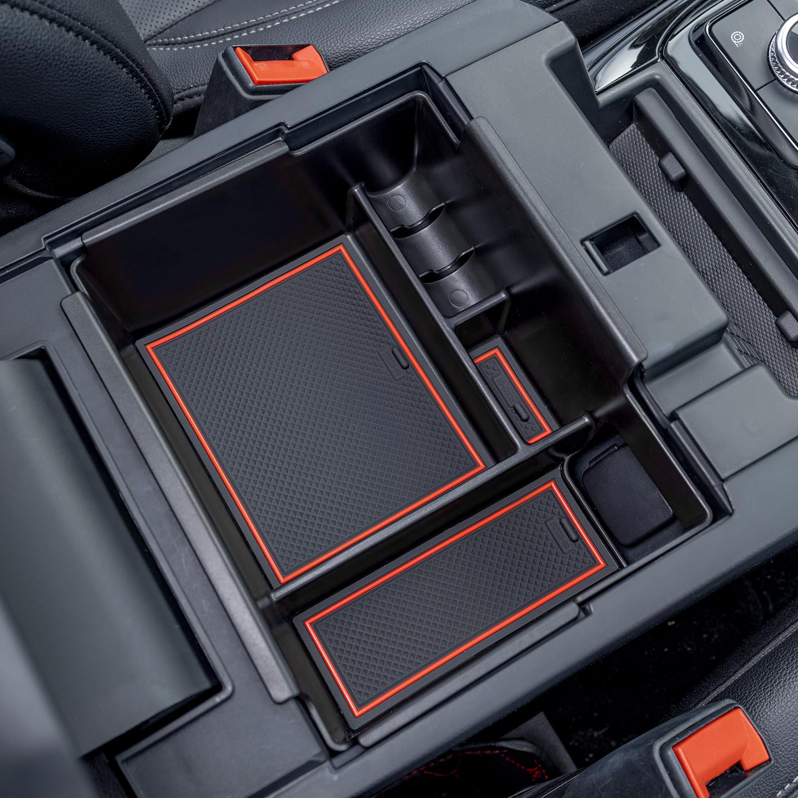 TopInstall Ford Explorer multi-zone storage helps classify gum, keys, cables, and small items.