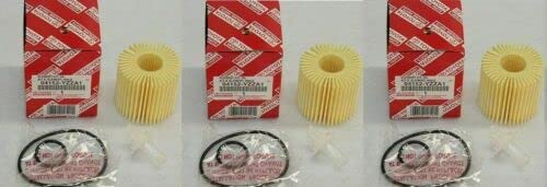 Toyota genuine oil filter and drain plug gasket 04152-YZZA1 for reliable engine sealing.
