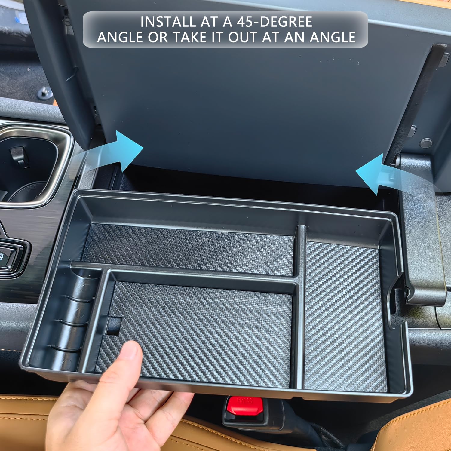 Treesiche console storage box neatly stores phones, keys, and snacks for daily commutes.