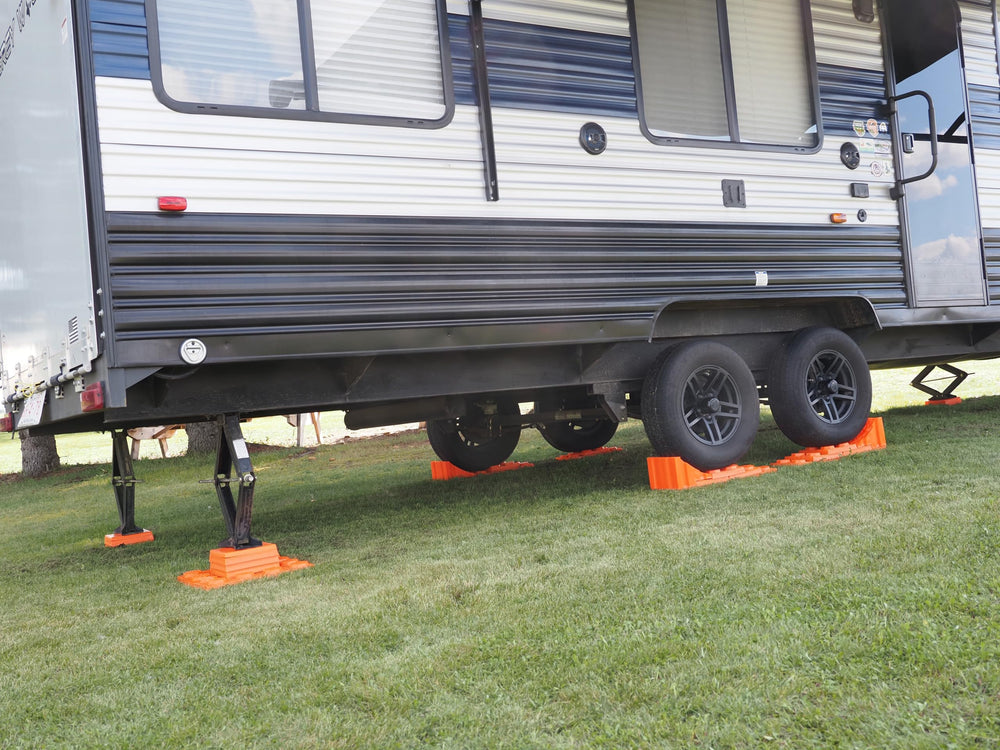 Tri-Lynx Lynx Levelers create a stable base for stabilizing equipment.