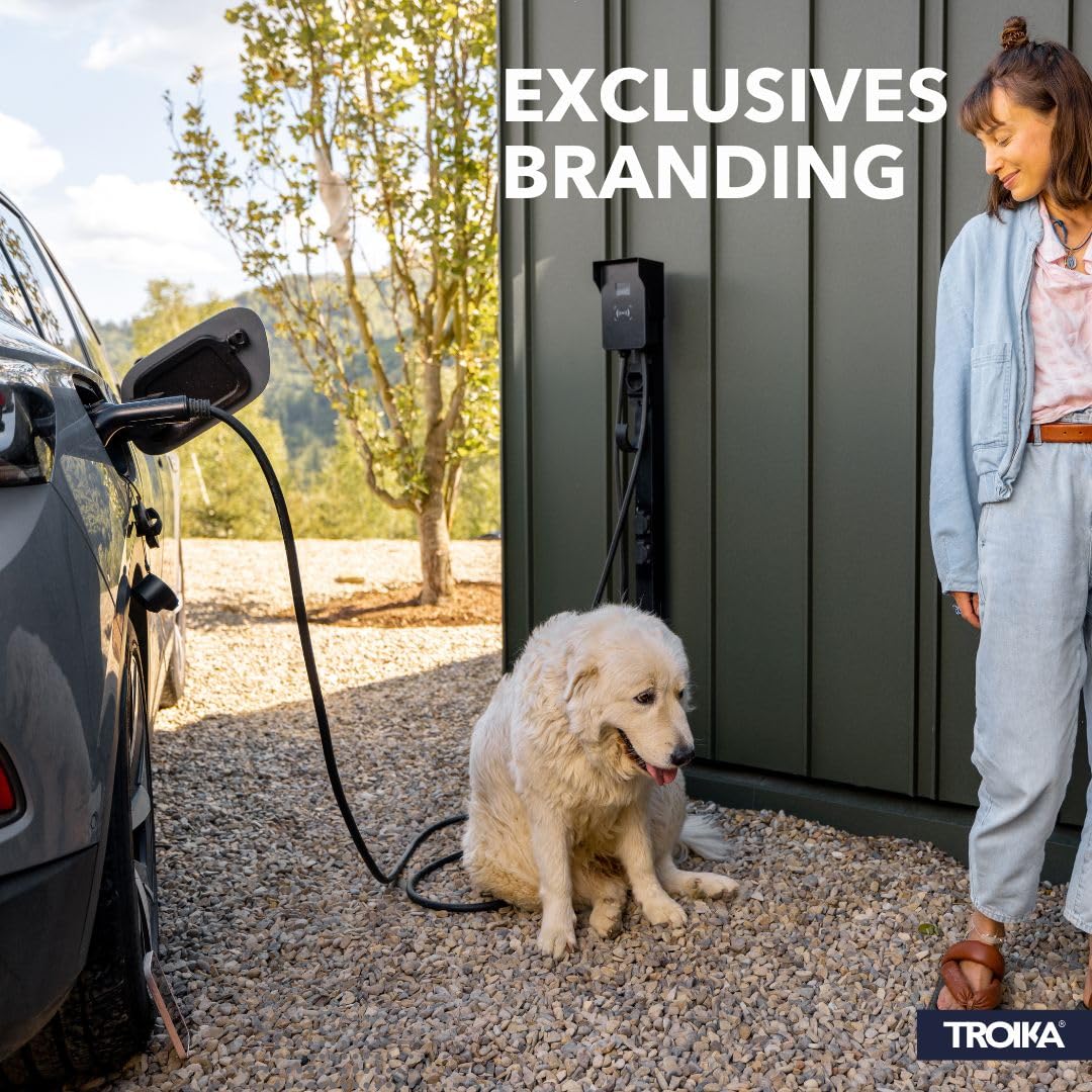 Troika VW logo keyring gift packaging, ideal for VW enthusiasts.