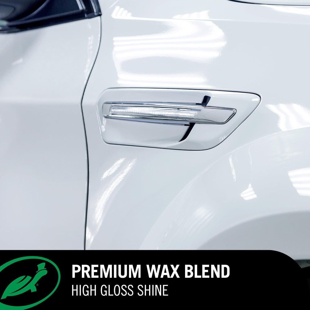 Turtle Wax ICE Seal N Shine forms durable protection against rain and grime.