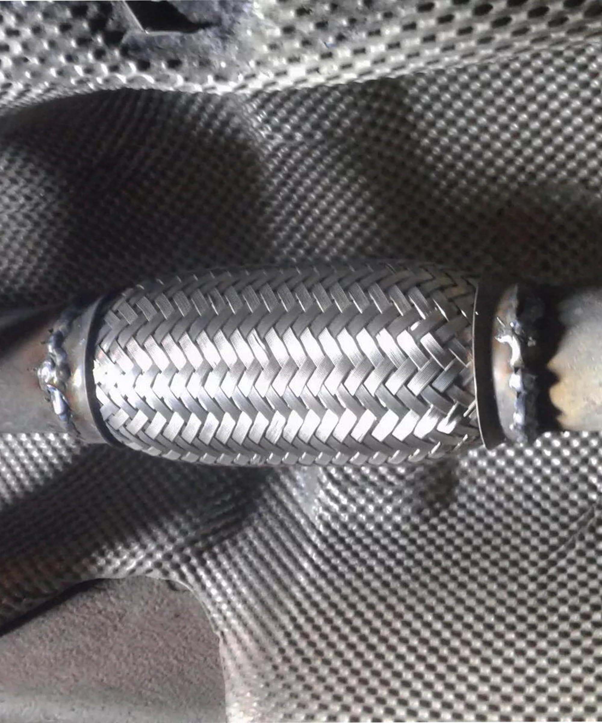 UNLRAE Flex Pipe offers universal fit across cars, trucks, and buses.