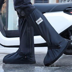 USHTH waterproof zipper design closes securely in wet conditions.